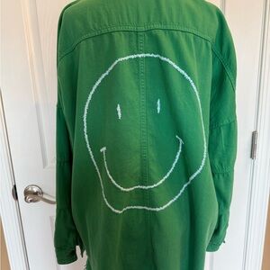 Elan Women’s Green Denim Snap Front Embroidered Smiley Face Shacket Small